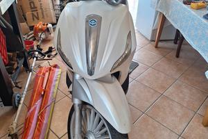 Omaggio Beverly 300