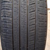 un pneumatico Pirelli Scorpion Zero 4 stagioni