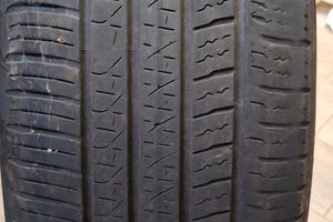 un pneumatico Pirelli Scorpion Zero 4 stagioni