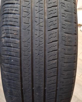 un pneumatico Pirelli Scorpion Zero 4 stagioni