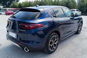 Stelvio AT8 Executive Q4