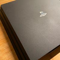 PS4 PRO(da aggiustare)+giochi+2controller wireless