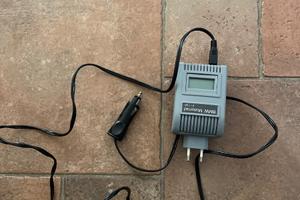 Mantenitore carica batteria