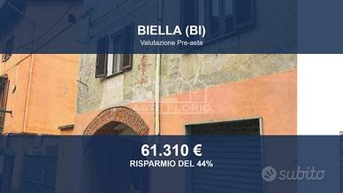 Immobile in asta di 259 m² con box auto a Biella