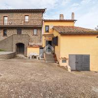 PORZIONE DI BIFAMILIARE A VITERBO