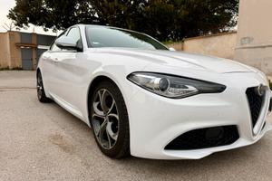 Alfa Romeo Giulia allestimento Super