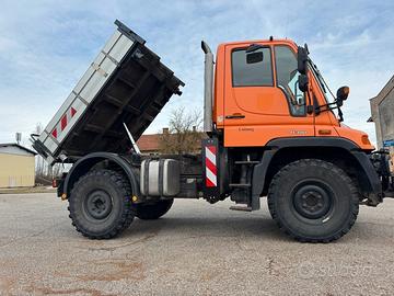 UNIMOG U300 - BM405 -KOMUNAL
