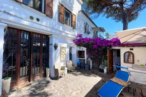 VILLA A SCHIERA A TERRACINA