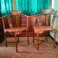 Coppia di sedie in stile orientalista