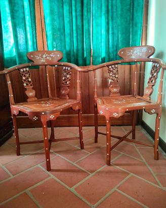 Coppia di sedie in stile orientalista