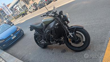 Cafè Race su telaio Yamaha R1 del 2002