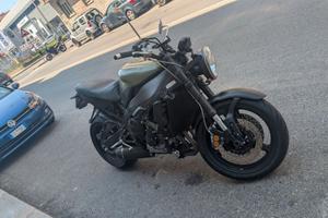 Cafè Race su telaio Yamaha R1 del 2002