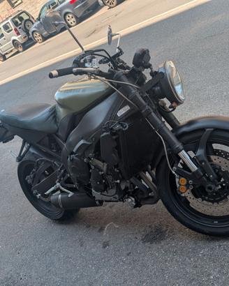Cafè Race su telaio Yamaha R1 del 2002