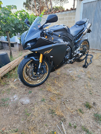 Yamaha r 1