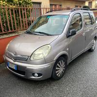 Toyota yaris verso 03