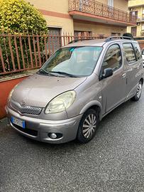 Toyota yaris verso 03