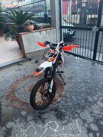 Pit bike