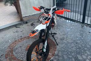 Pit bike