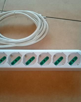 Presa multipla con interruttore.