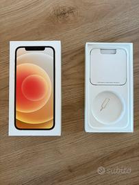 Scatola iphone 12 con accessori