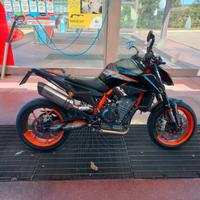 KTM 890 Duke R