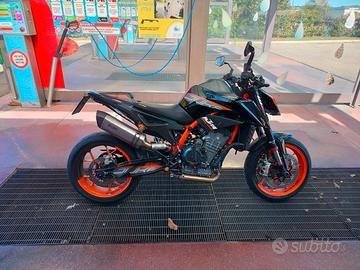 KTM 890 Duke R