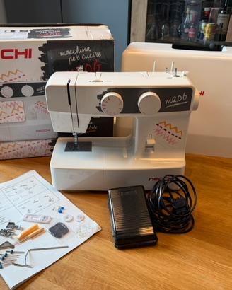 Macchina da cucire Necchi M20B