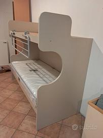 Letto a castello nuovo con reti a doghe