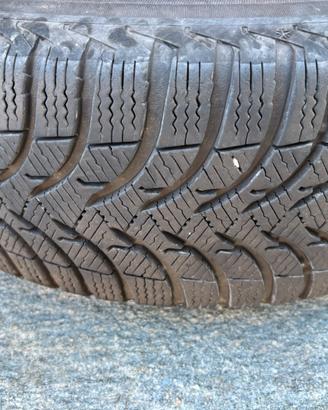Gomme invernali Michelin 185 60R15 con cerchi