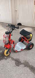 Scooter elettrico pieghevole ben tenuto 