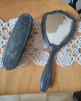 SPAZZOLA e SPECCHIO DA TOILETTE 