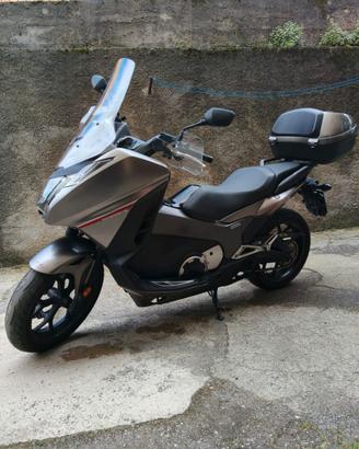 HONDA INTEGRA S  750 DCT