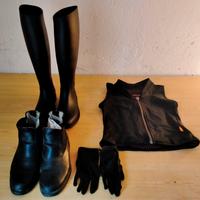 Vestiti per equitazione.