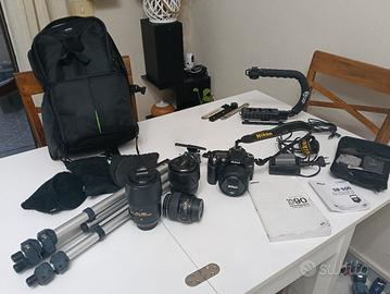 Nikon D90 con 4 obiettivi, zaino e accessori vari 