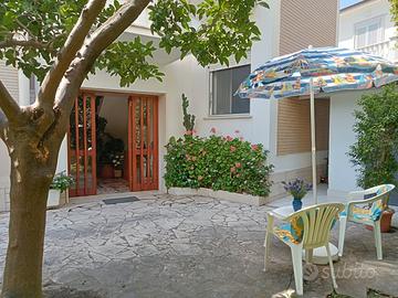 AGOSTO 1--15 in CENTRO 50mt dal MARE