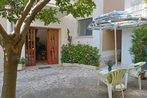 AGOSTO 1--15 in CENTRO 50mt dal MARE