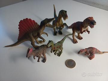 Dinosauri giocattolo