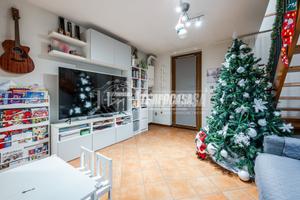 Ampio Duplex con balcone cantina e garage