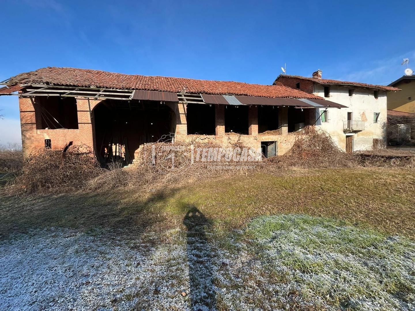 Ampio rustico con fienile e terreno - Vista 3