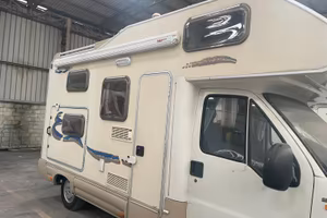 Rimor Sky 100 1,9 td 2001 6+6   5,9 metri