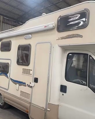 Rimor Sky 100 1,9 td 2001 6+6   5,9 metri