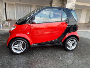 Smart fortwo 2006 rossa e nera
