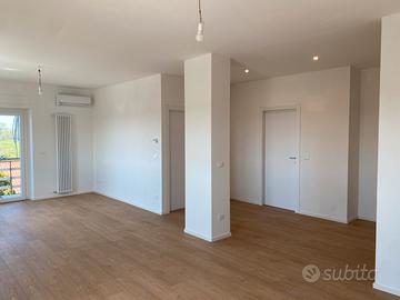 Appartamento tricamere biservizi cantina e garage