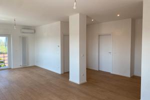 Appartamento tricamere biservizi cantina e garage