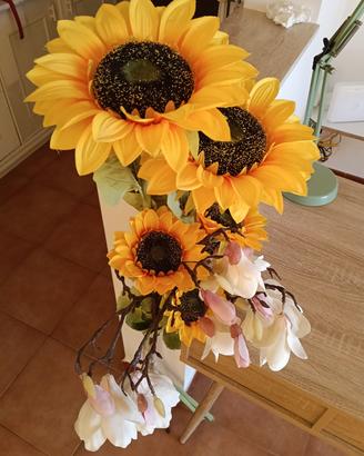 VASO IN VETRO E COMPOSIZIONE FLOREALE