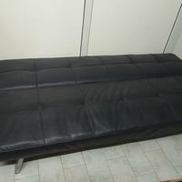 divano letto nero in pelle