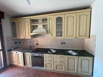 Cucina stile classico/rustico