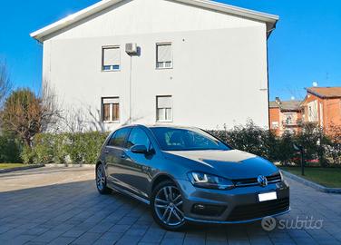 Volkswagen Golf 7 1.6 TDI DSG R-Line (Full LED)

