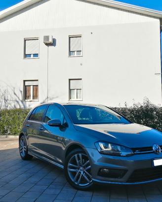 Volkswagen Golf 7 1.6 TDI DSG R-Line (Full LED)

