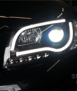 FARI ANTERIORI AUDI A3 8P LED TUBE dal 2003 - 2008